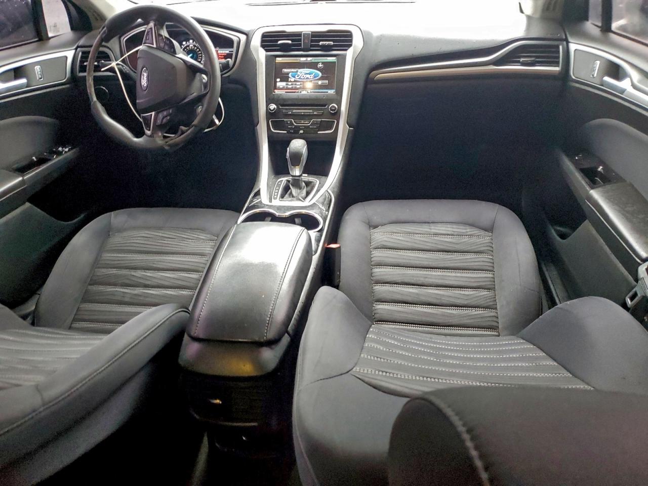 2016 FORD FUSION SE photo 8