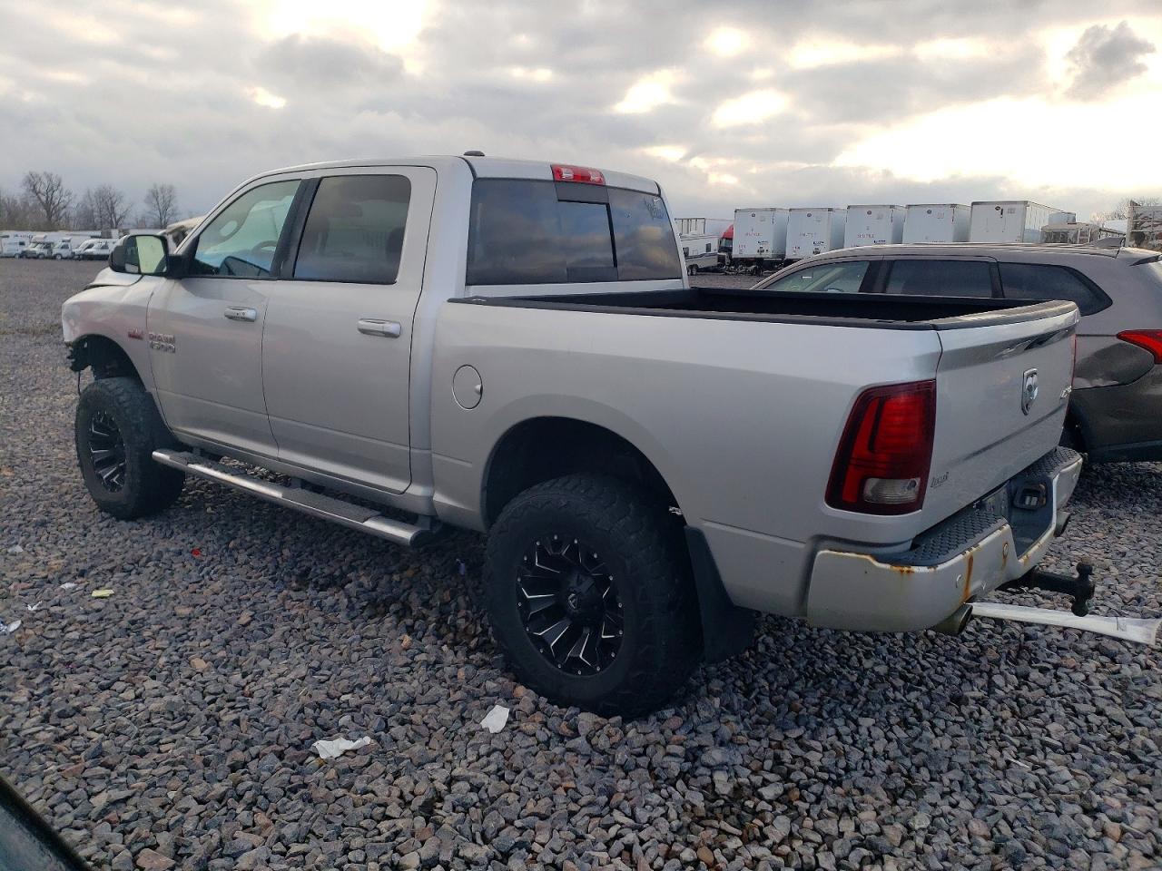 2014 RAM 1500 SPORT photo 2
