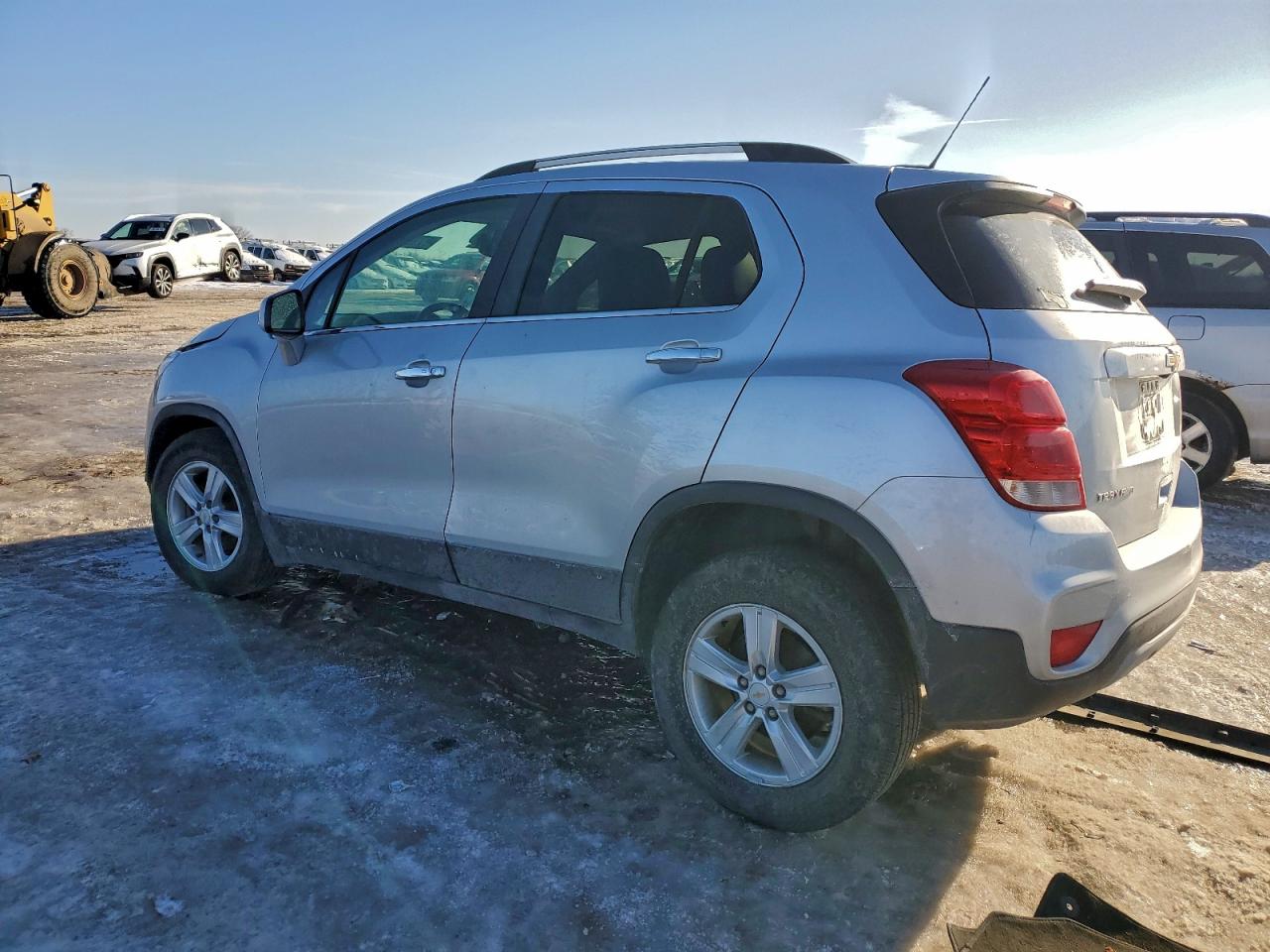 2019 CHEVROLET TRAX 1LT photo 2