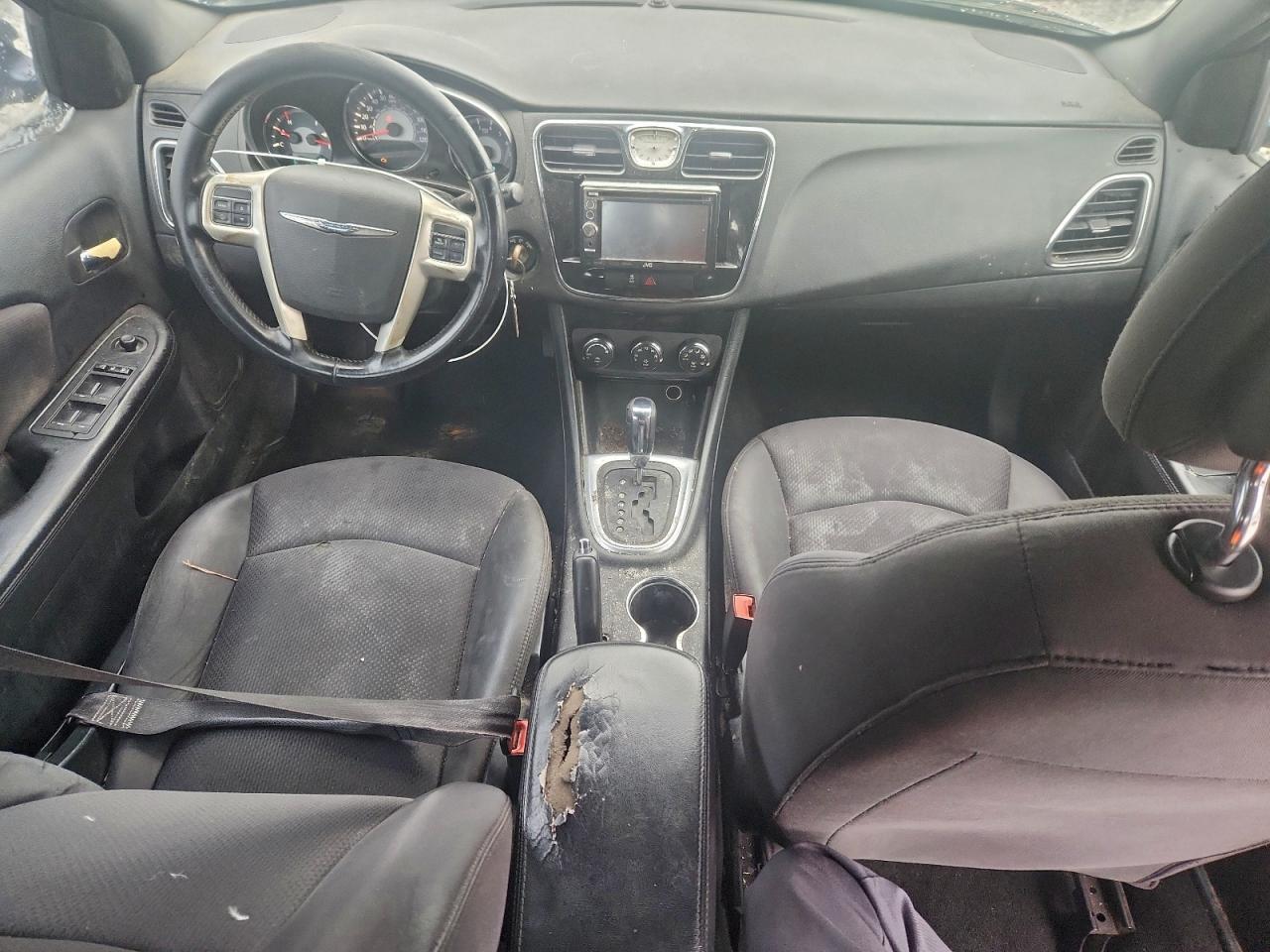 2013 CHRYSLER 200 TOURING photo 8