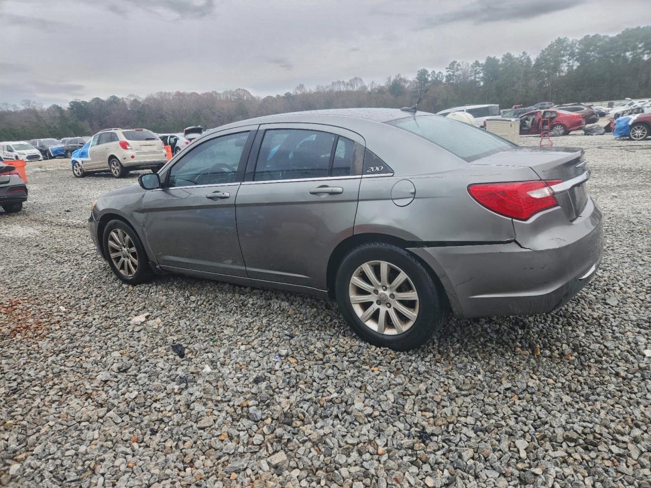 2013 CHRYSLER 200 TOURING photo 2