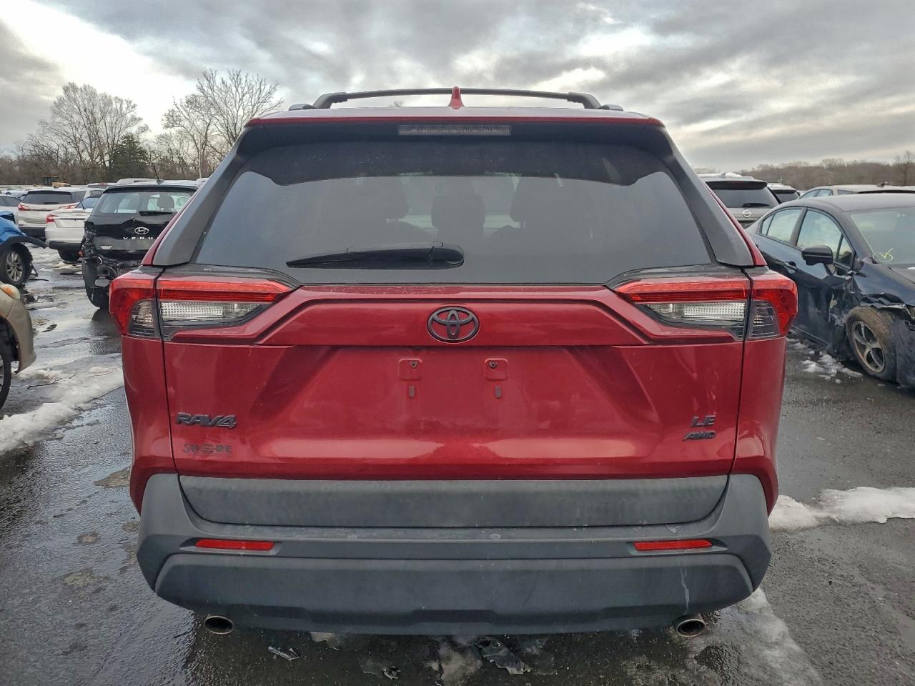 2019 TOYOTA RAV4 LE photo 6