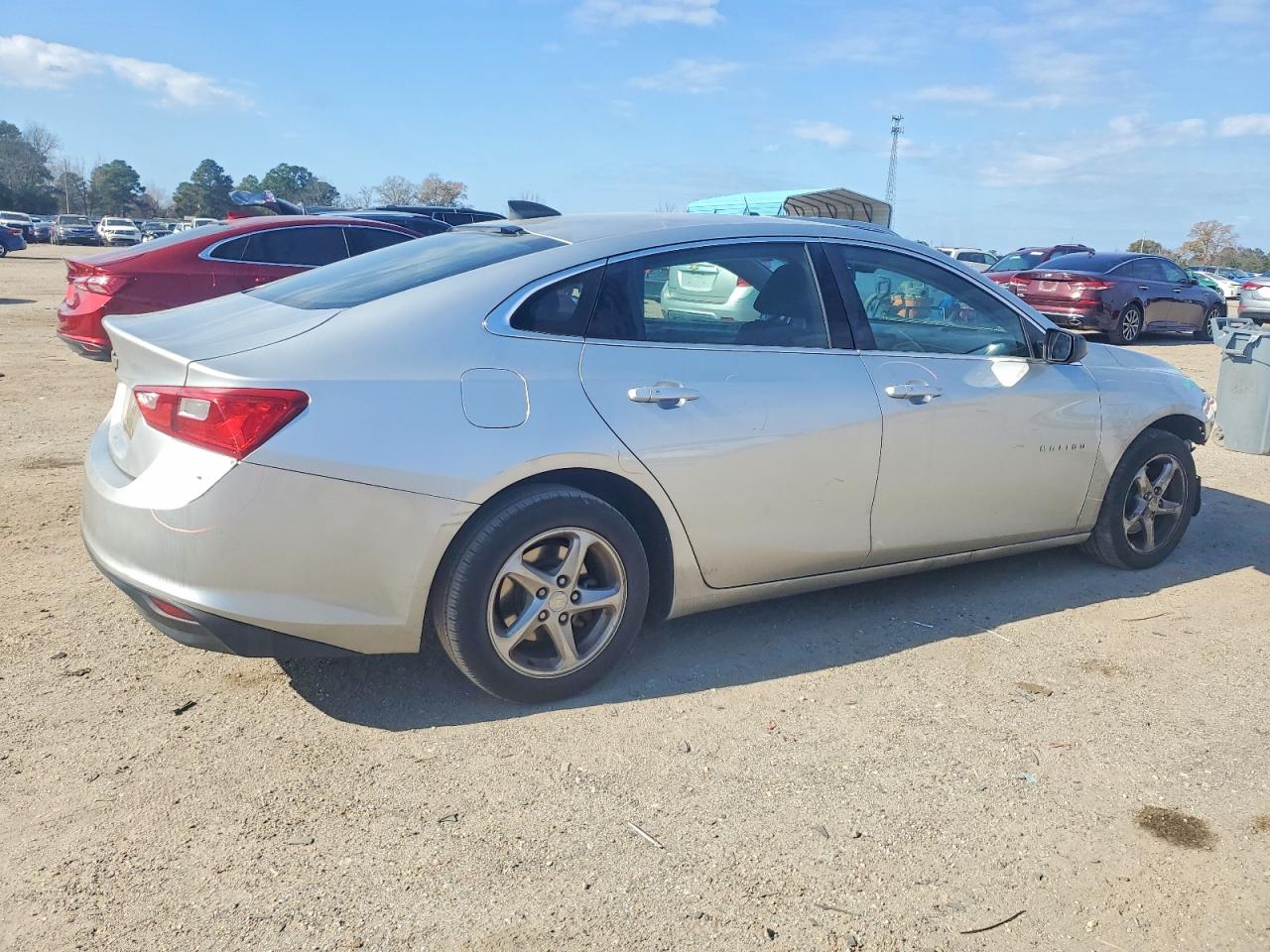 2018 CHEVROLET MALIBU LS photo 3