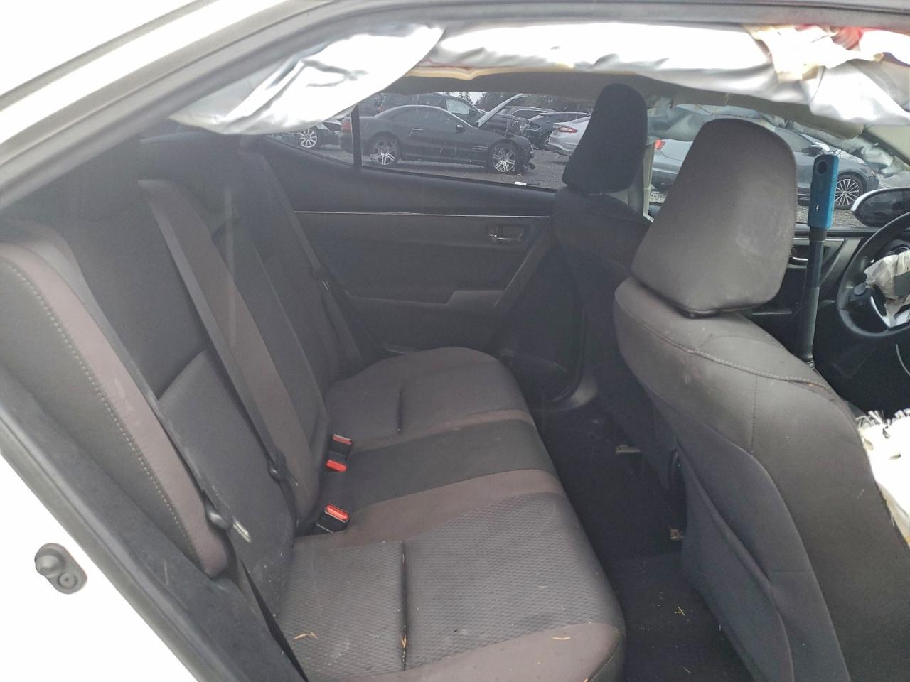 2018 TOYOTA COROLLA L photo 10