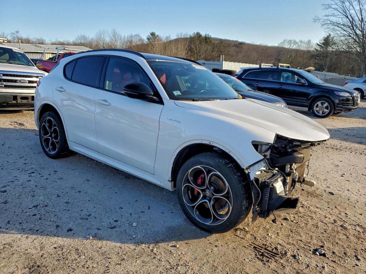 2022 ALFA ROMEO STELVIO TI photo 4