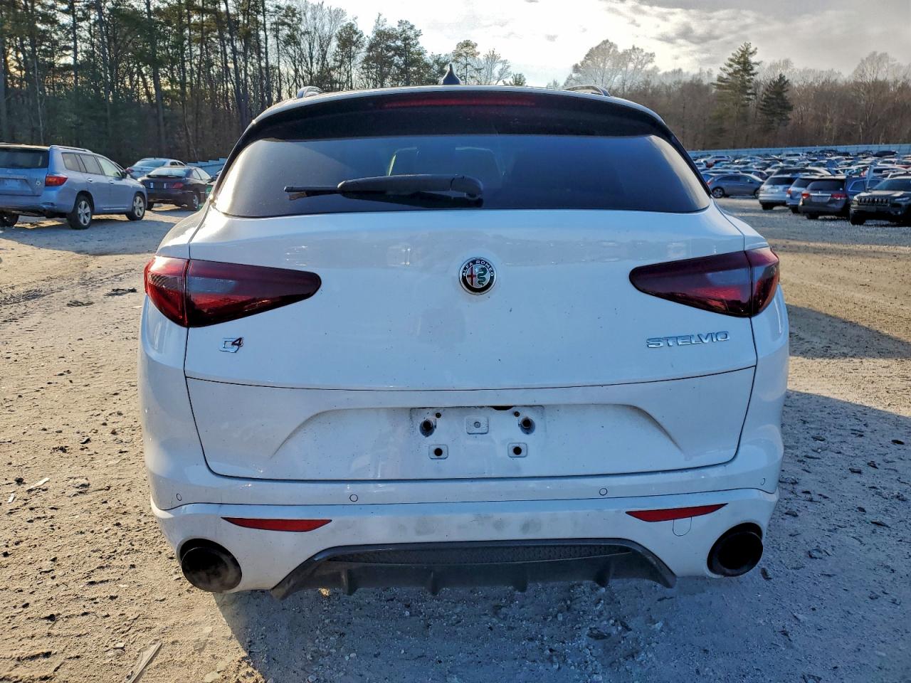 2022 ALFA ROMEO STELVIO TI photo 6