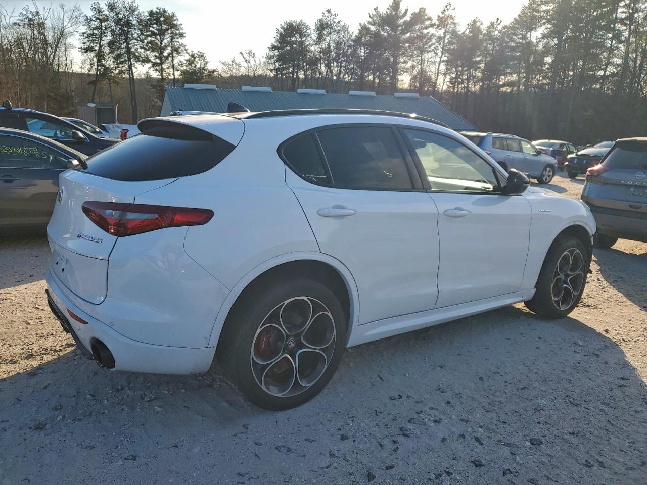 2022 ALFA ROMEO STELVIO TI photo 3