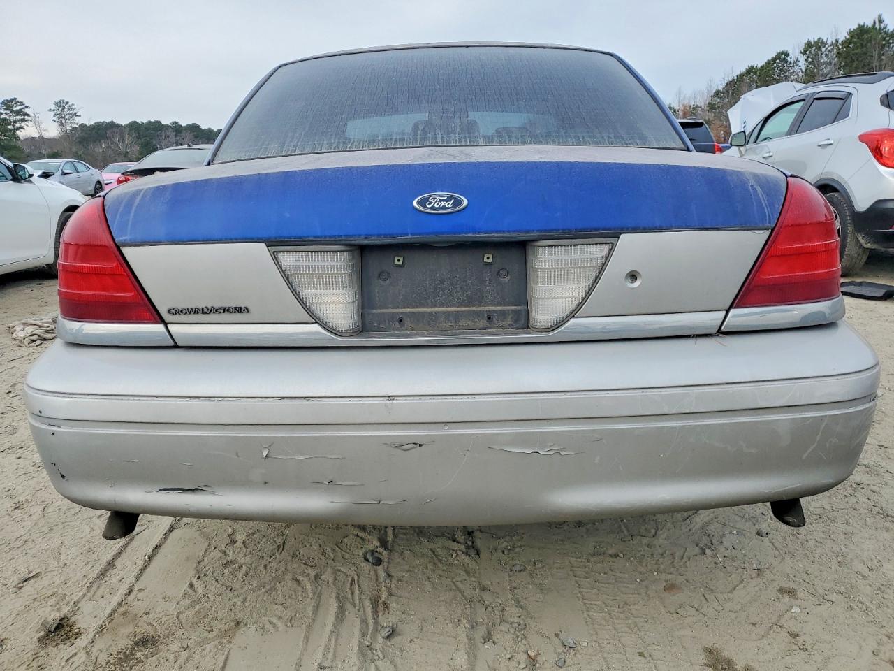 2004 FORD CROWN VICTORIA photo 6