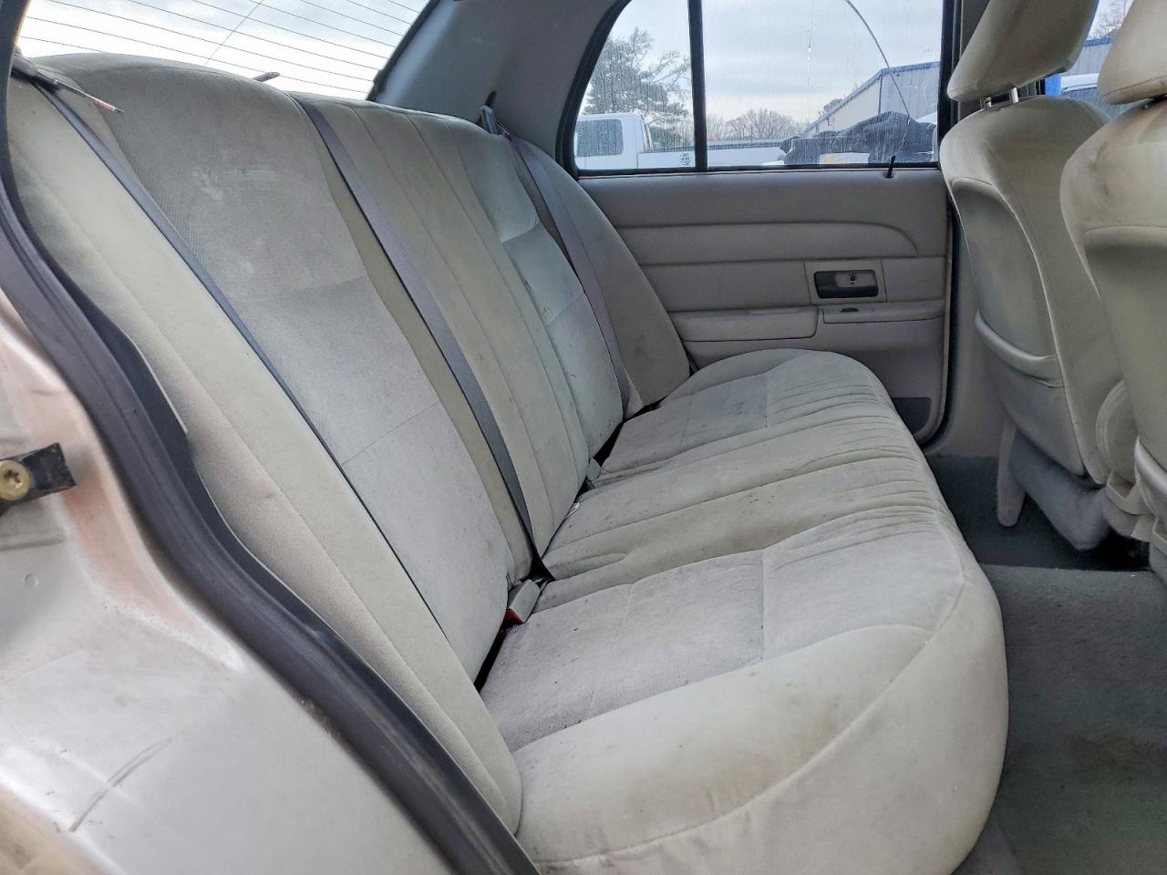 2004 FORD CROWN VICTORIA photo 10