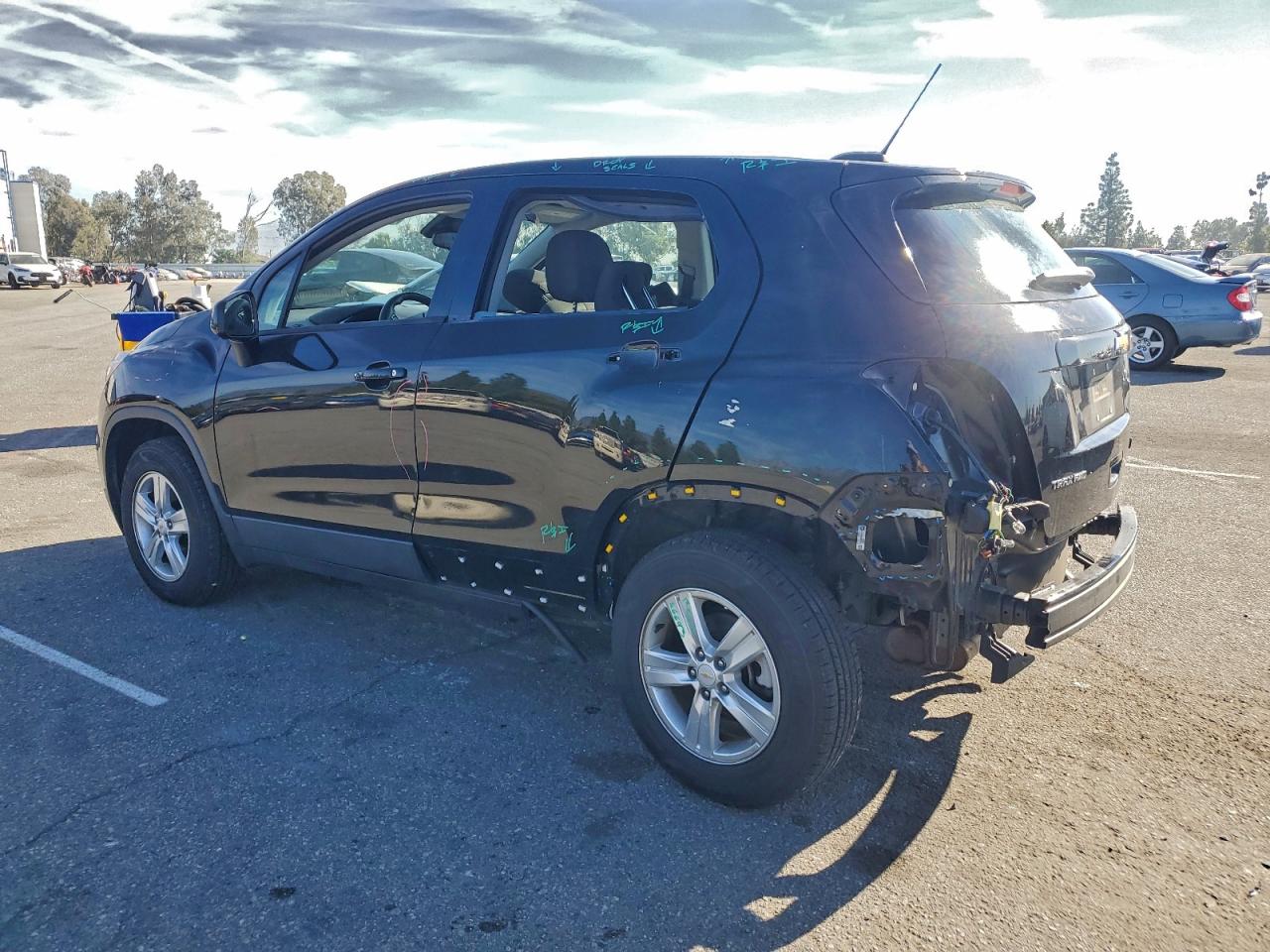 2020 CHEVROLET TRAX LS photo 2