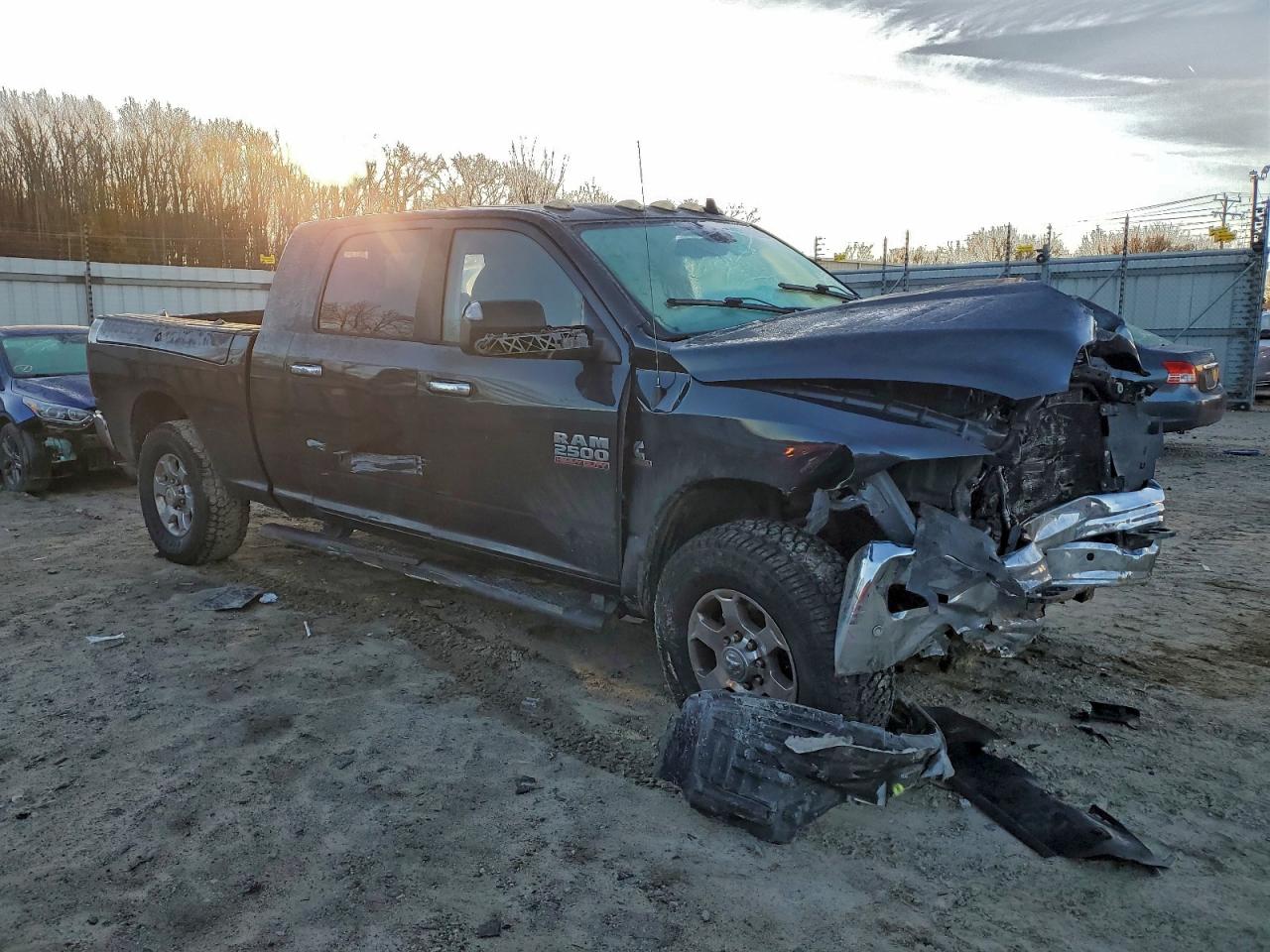 2017 RAM 2500 SLT photo 4