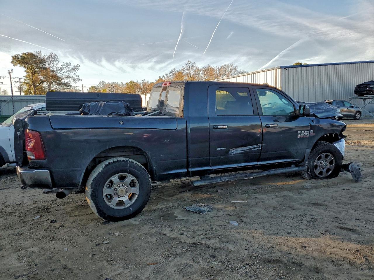 2017 RAM 2500 SLT photo 3