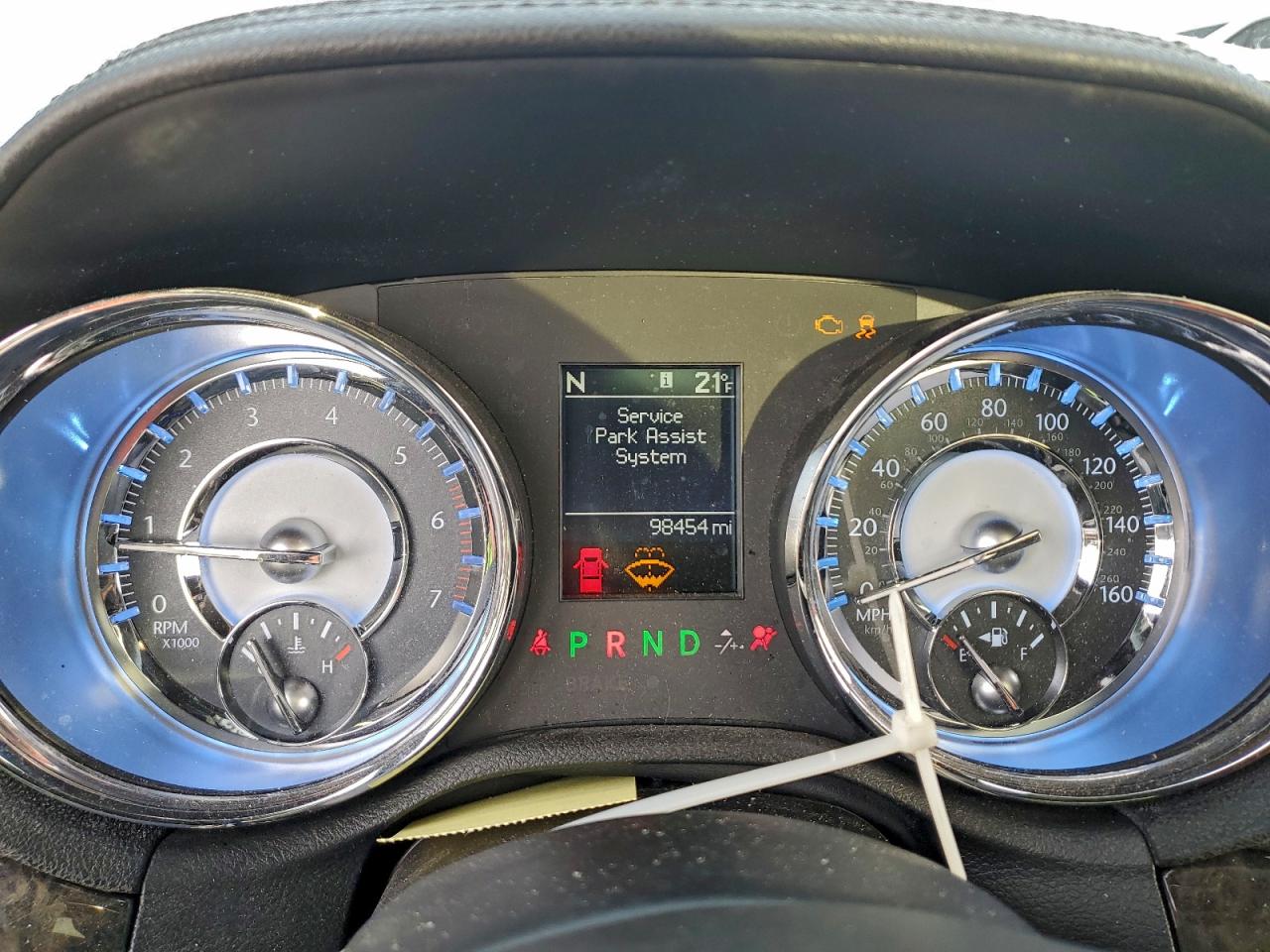 2011 CHRYSLER 300C photo 17