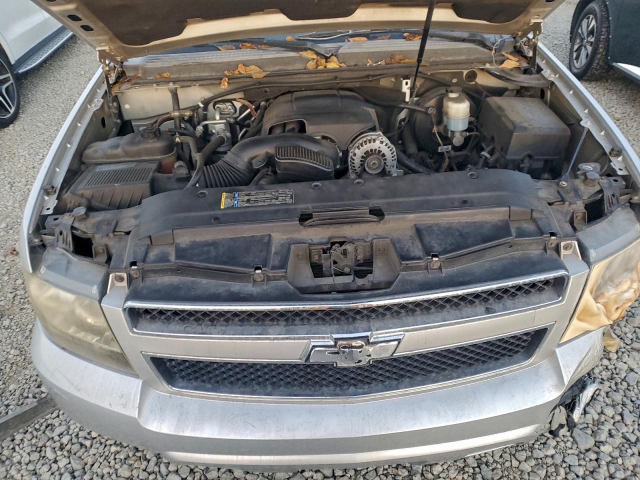 2010 CHEVROLET SUBURBAN C1500 LS photo 12