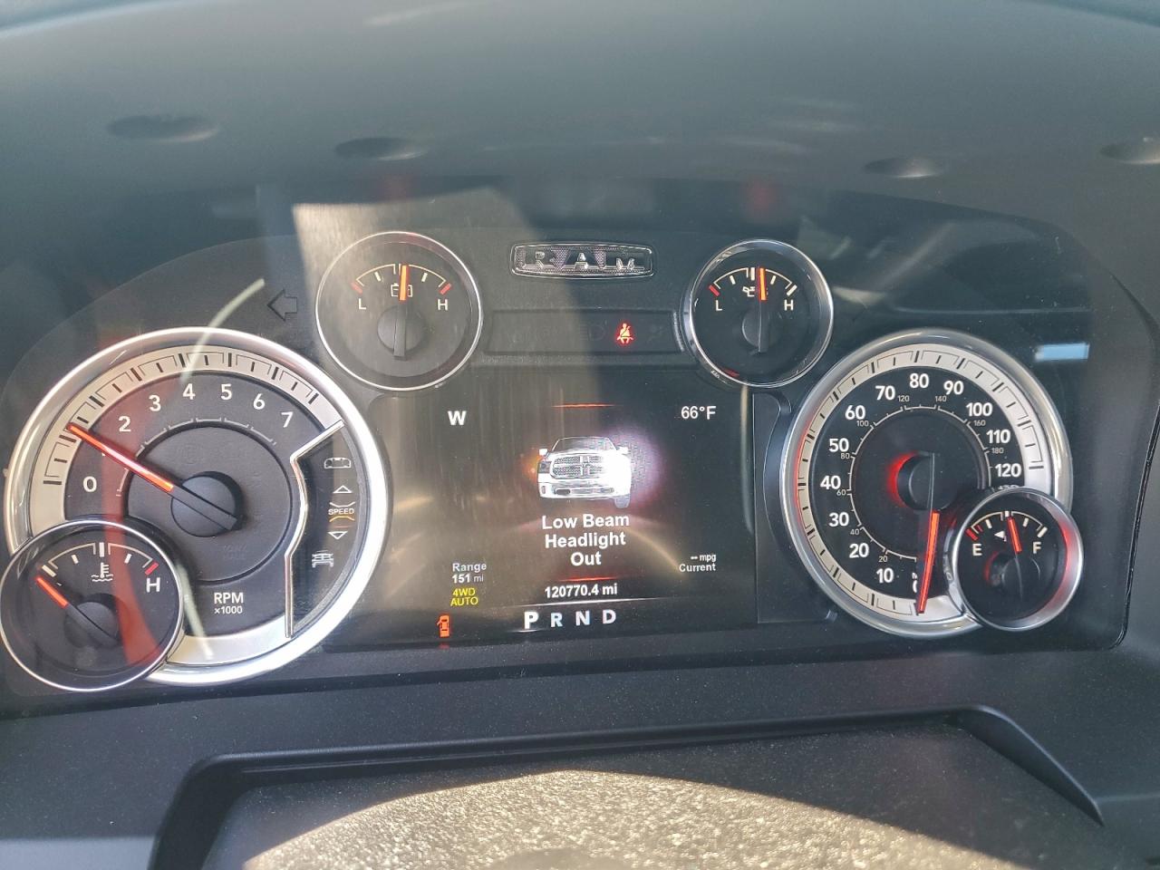 2017 RAM 1500 LARAMIE photo 9