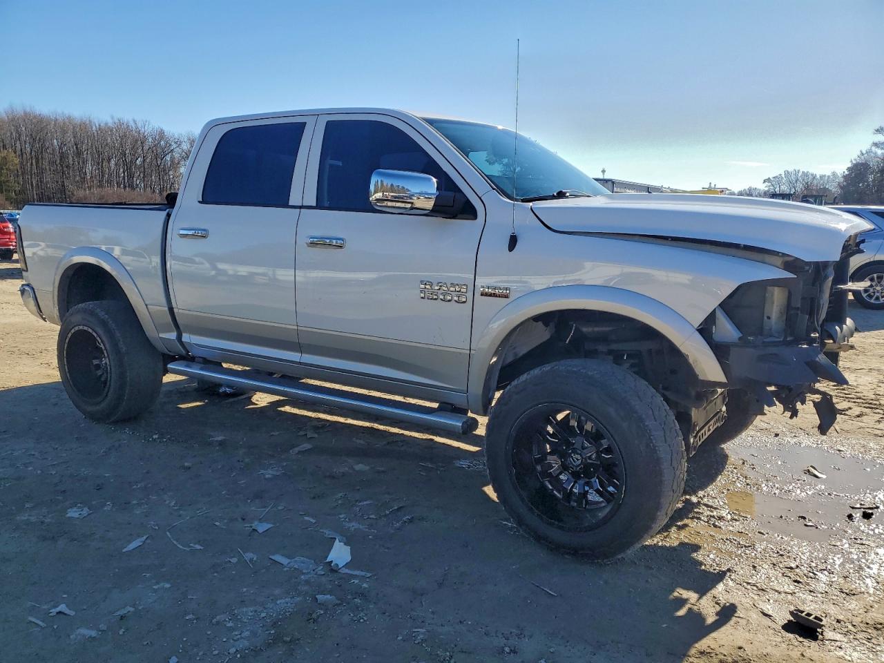 2017 RAM 1500 LARAMIE photo 4