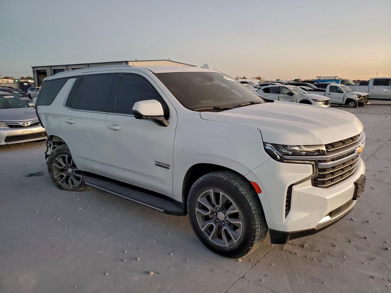2023 CHEVROLET TAHOE C1500 LT photo 4