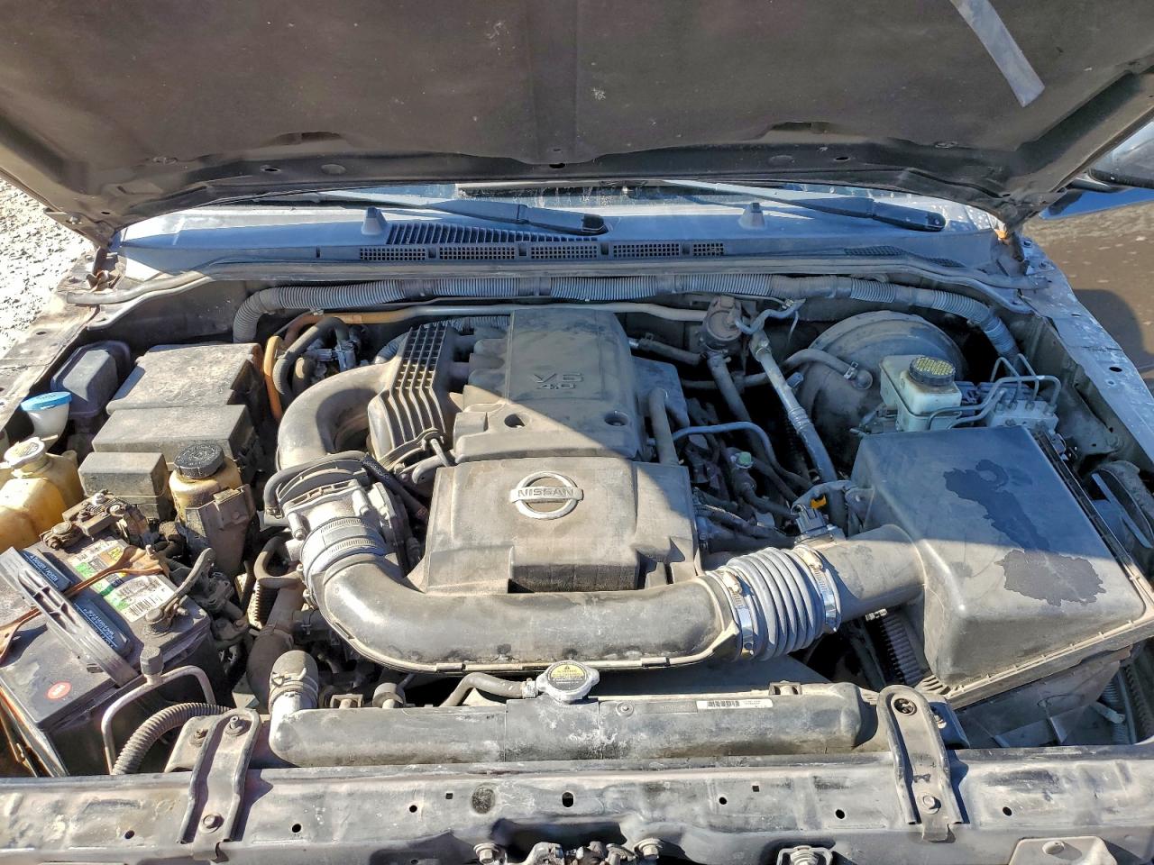 2011 NISSAN PATHFINDER S photo 23