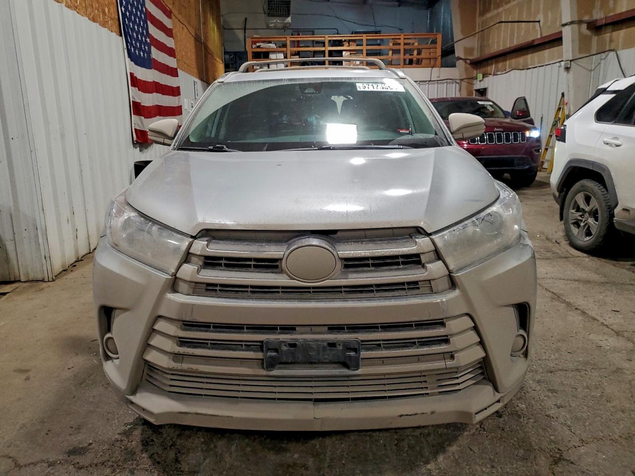 2018 TOYOTA HIGHLANDER LIMITED photo 9