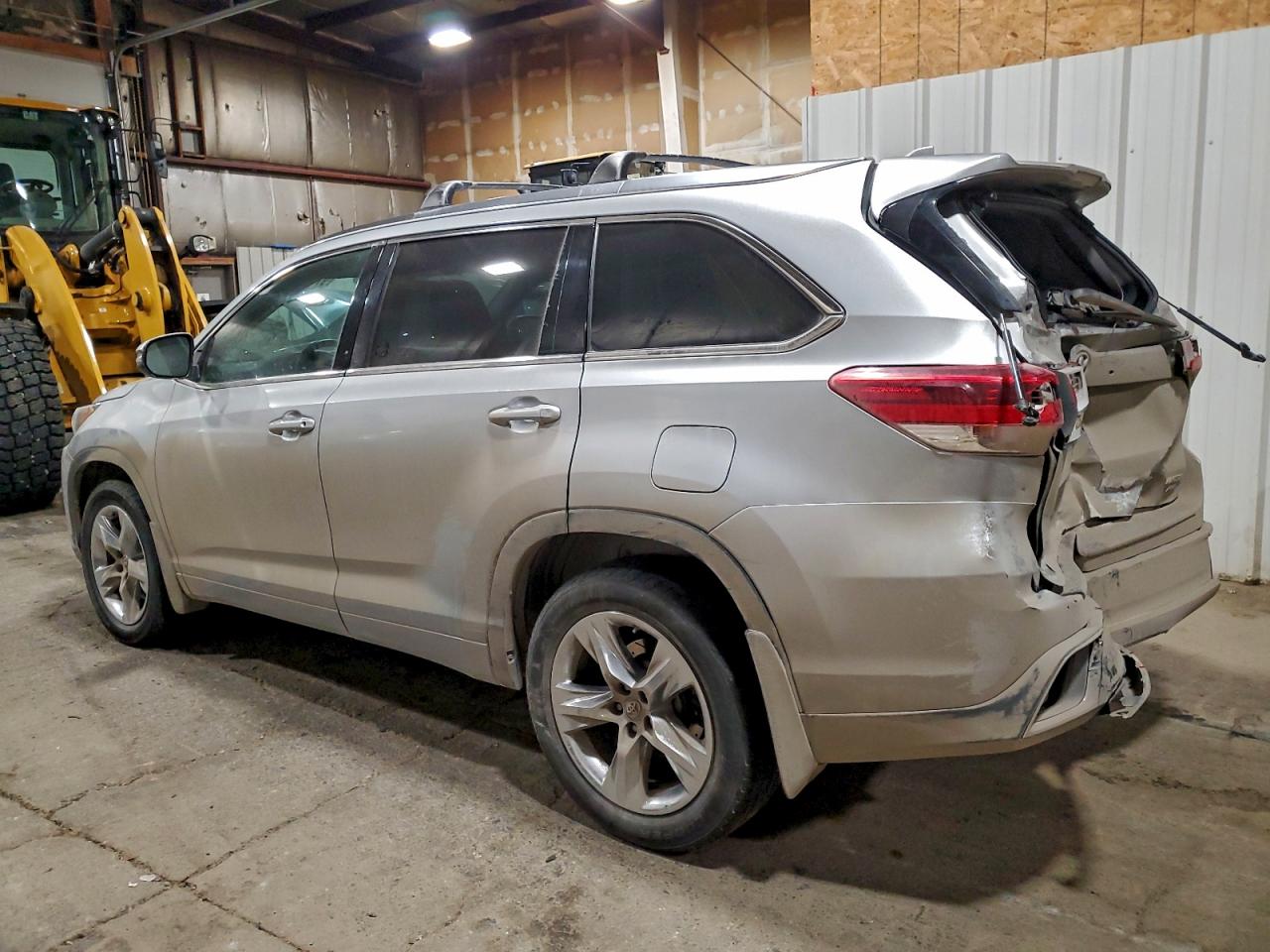 2018 TOYOTA HIGHLANDER LIMITED photo 3