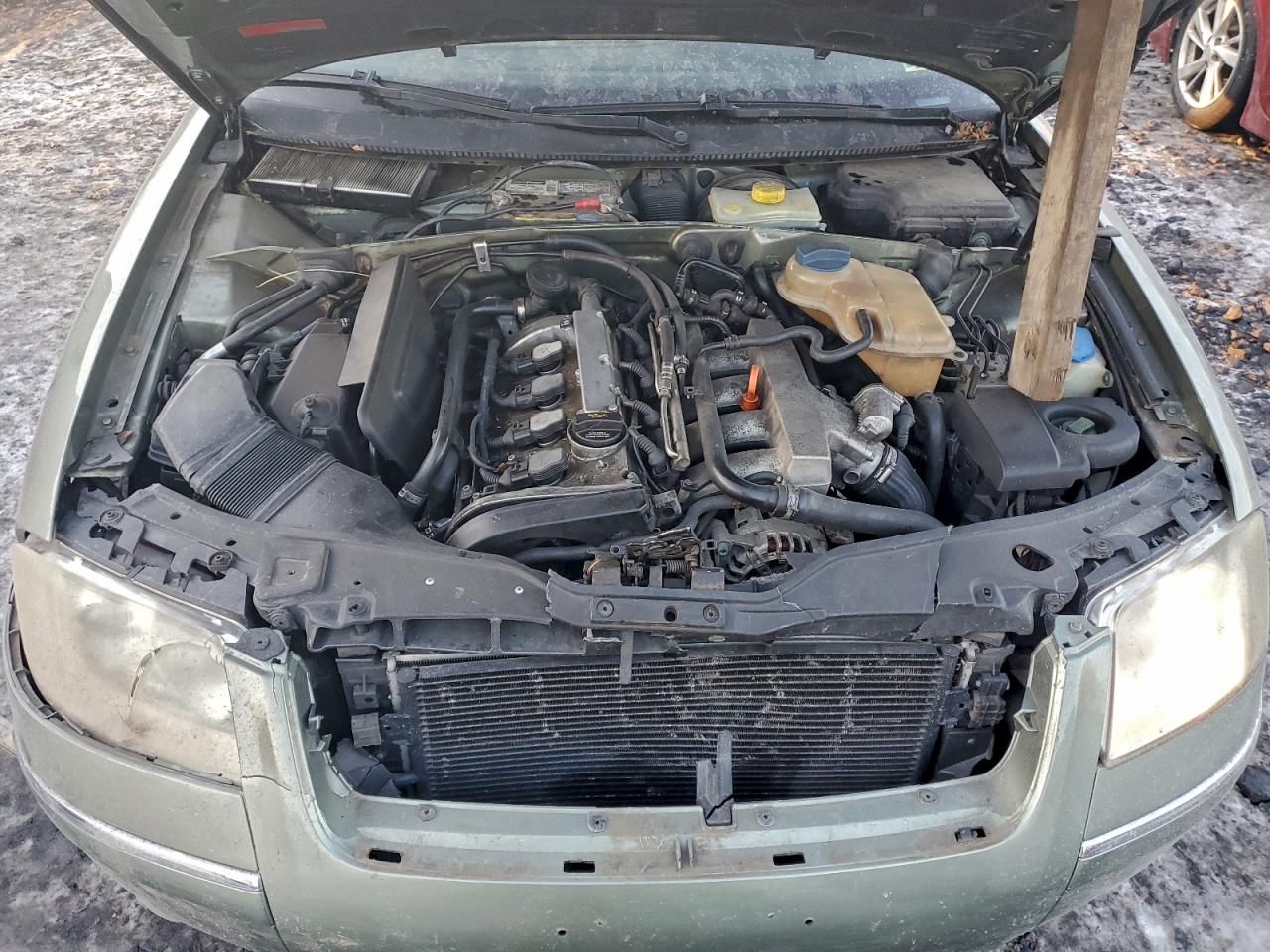 2003 VOLKSWAGEN PASSAT GLS photo 11