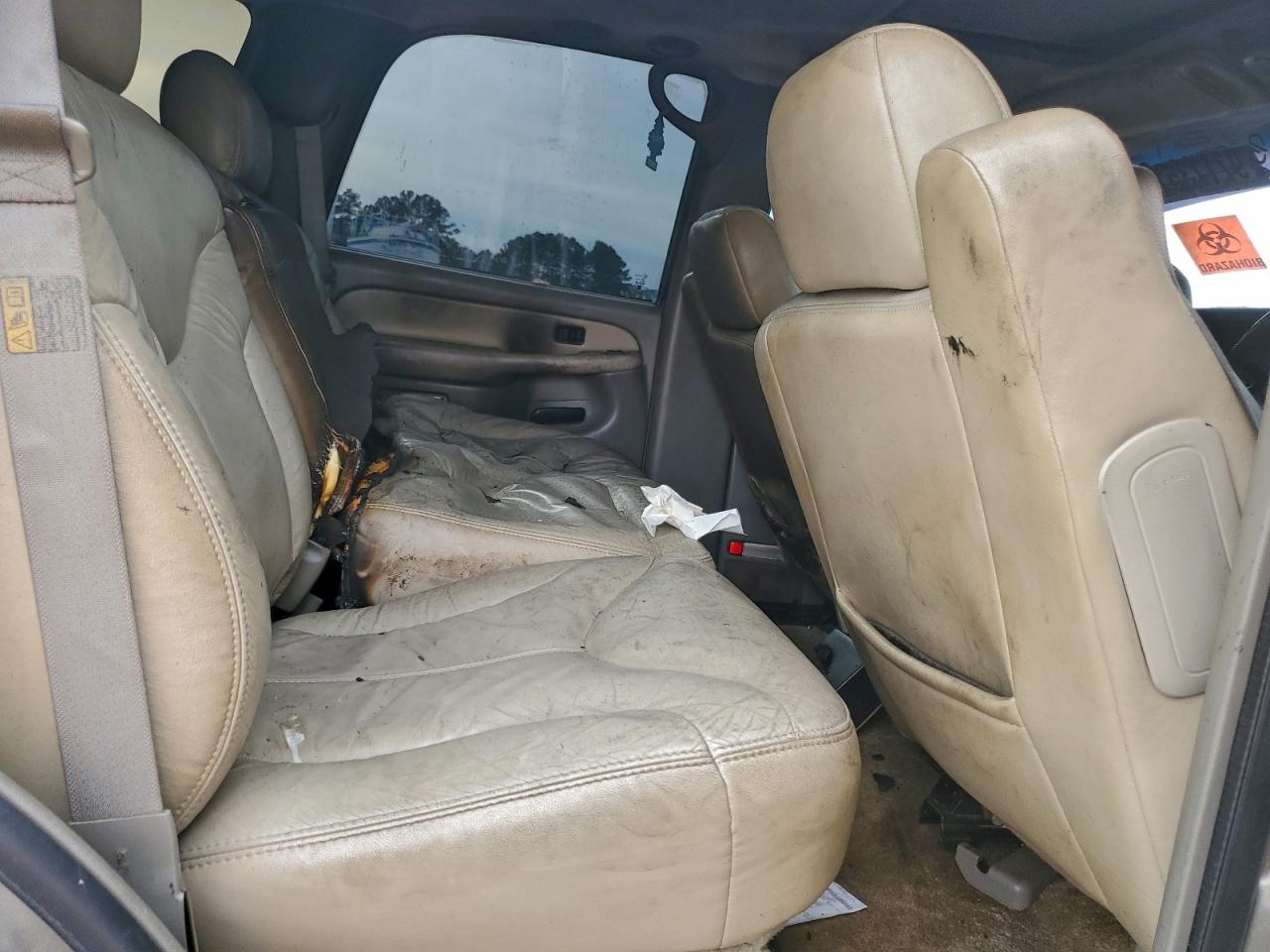 2002 GMC YUKON photo 11