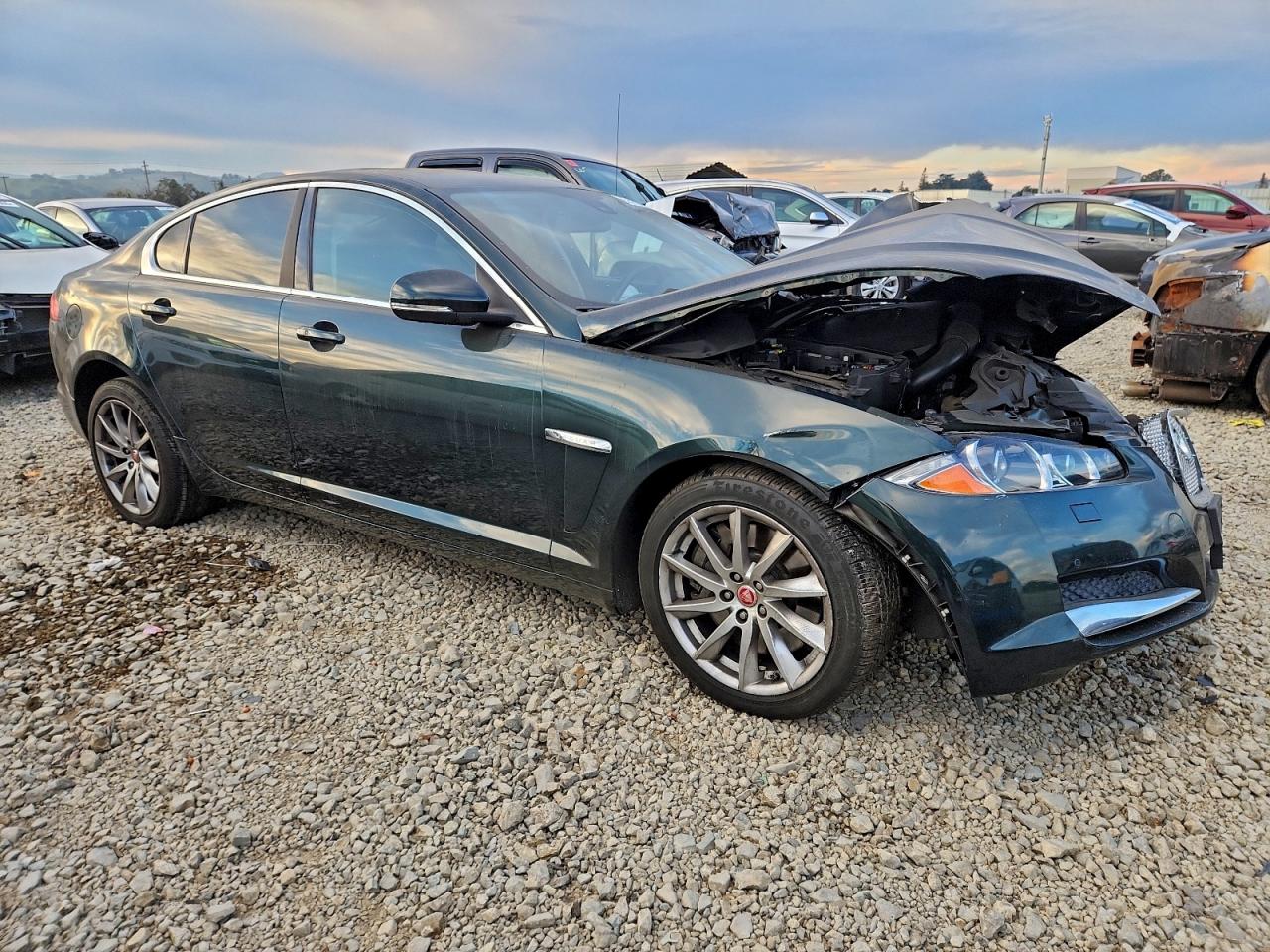 2015 JAGUAR XF 2.0T PREMIUM photo 4