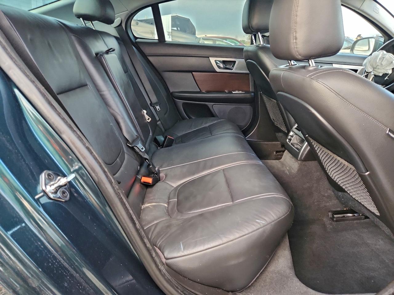 2015 JAGUAR XF 2.0T PREMIUM photo 10