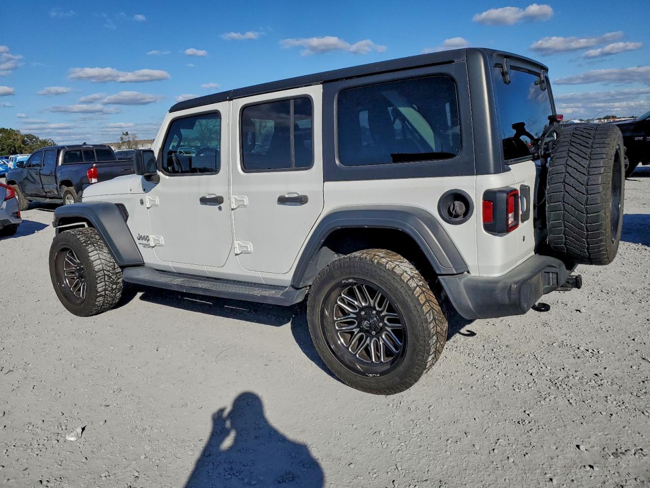 2018 JEEP WRANGLER UNLIMITED SPORT photo 2