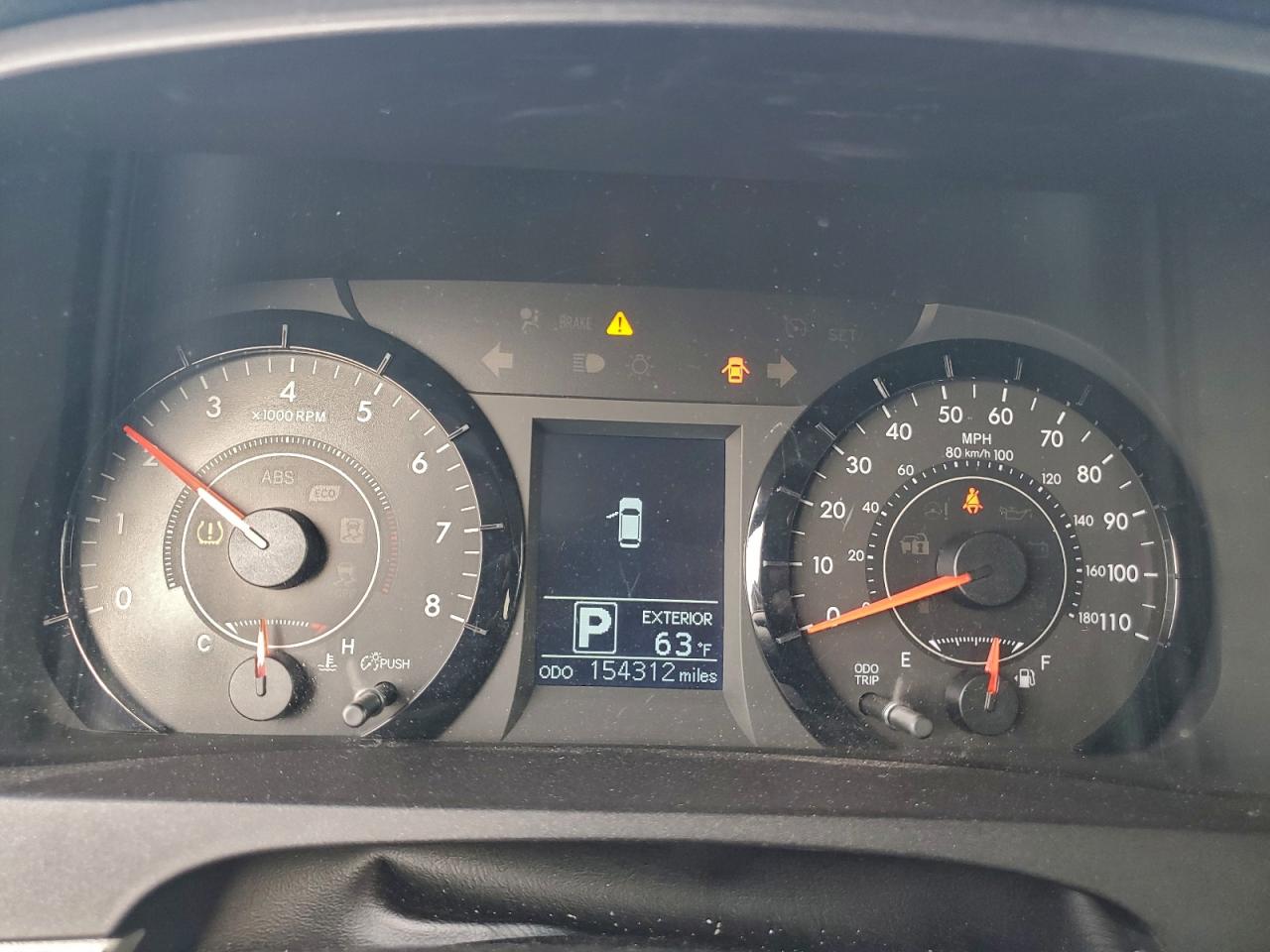 2016 TOYOTA SIENNA LE photo 9