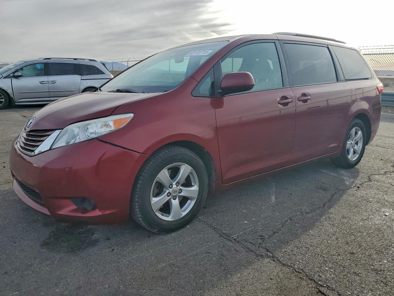 2016 TOYOTA SIENNA