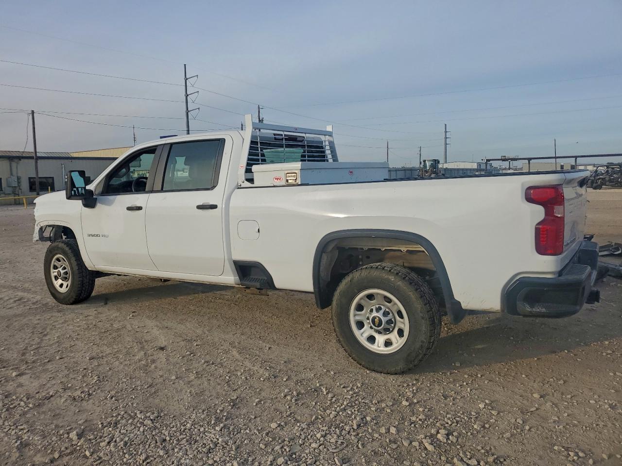 2020 CHEVROLET SILVERADO C3500 photo 2