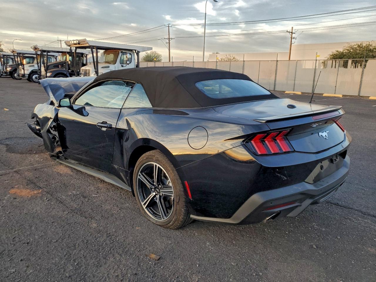 2025 FORD MUSTANG photo 2