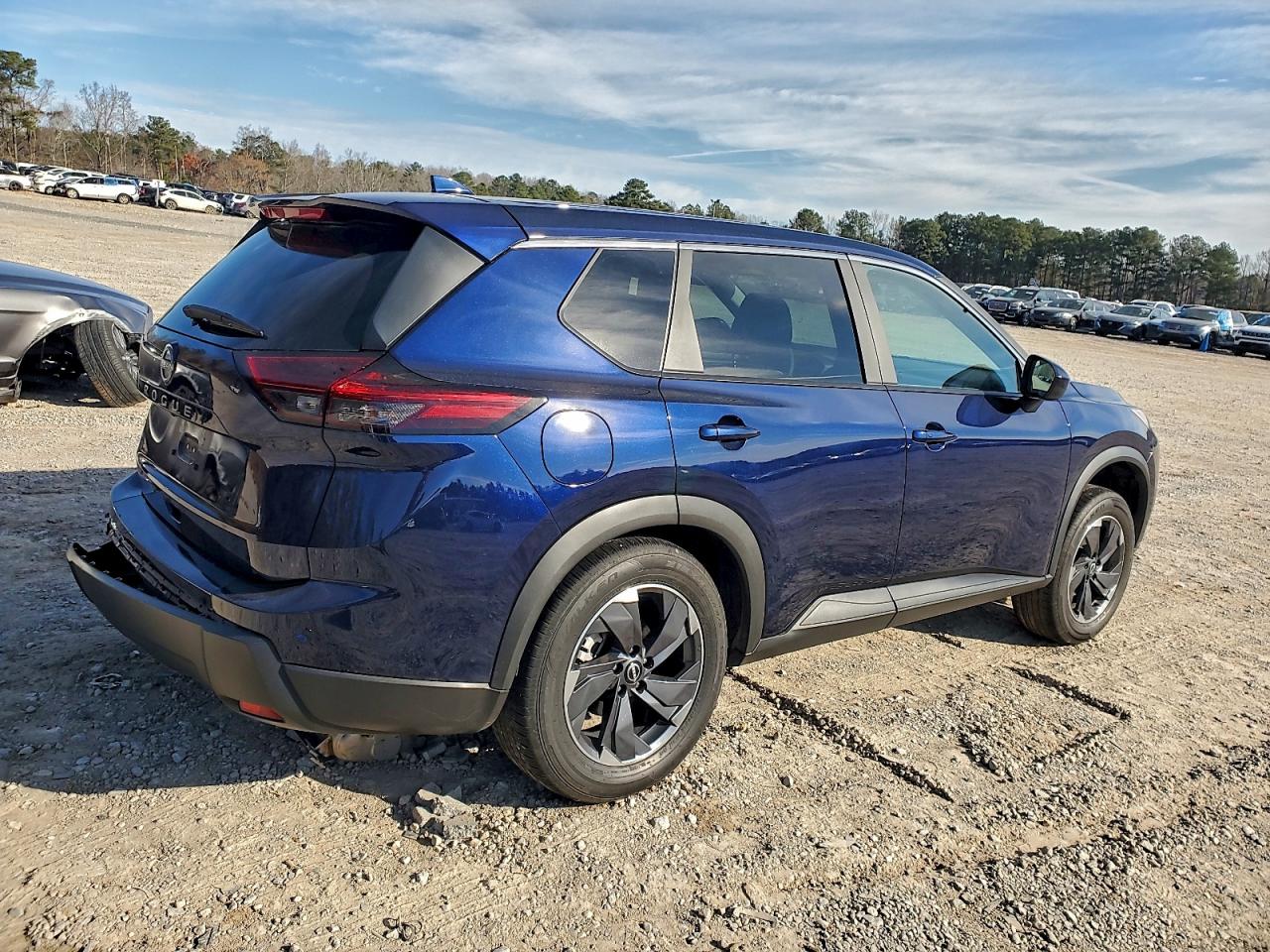 2025 NISSAN ROGUE SV photo 3