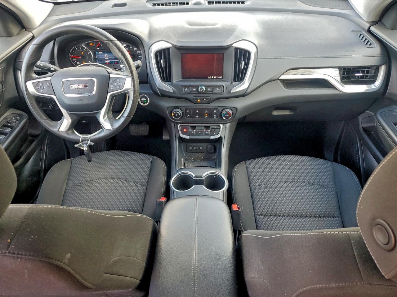 2024 GMC TERRAIN SLE photo 8