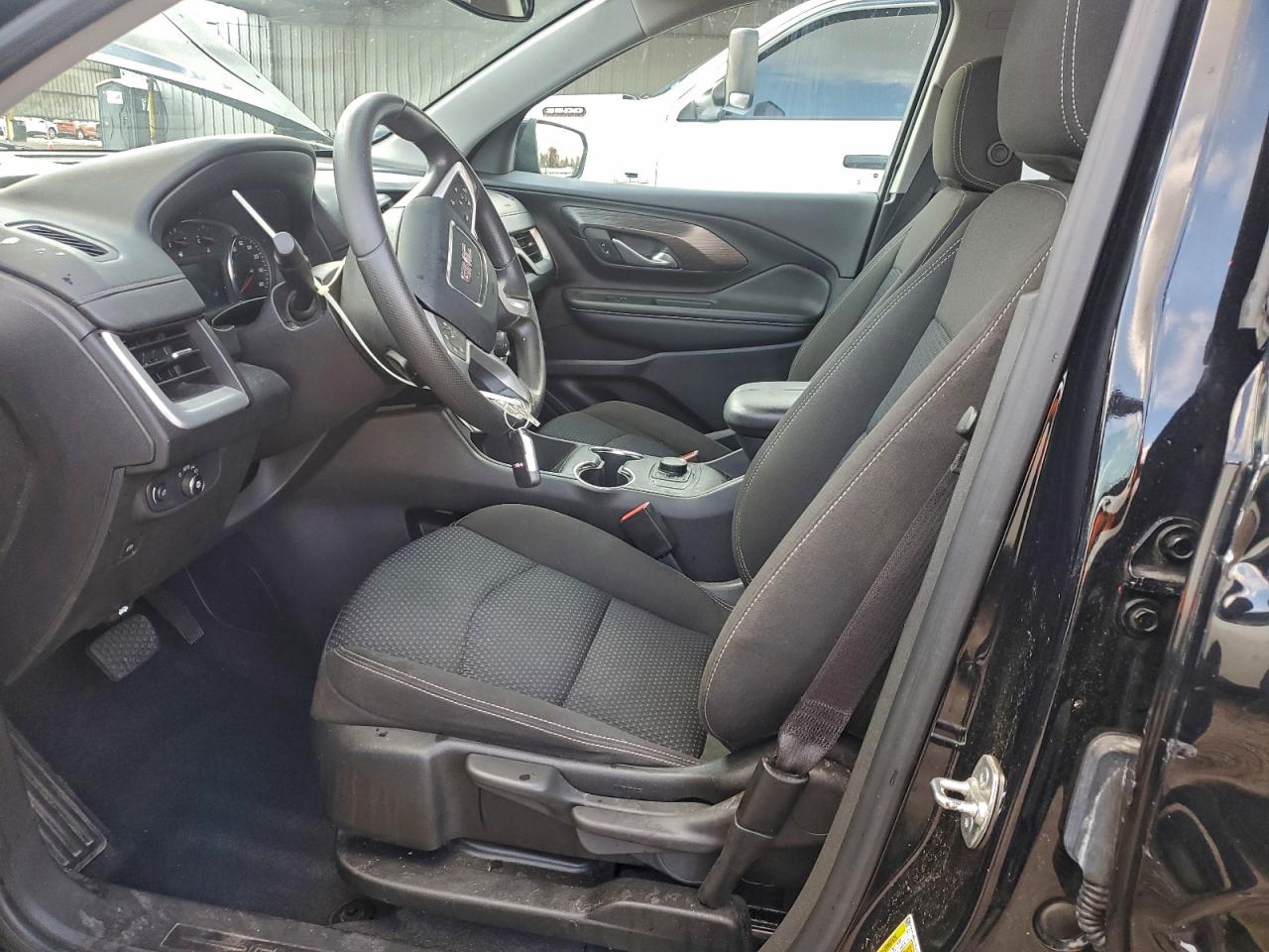 2024 GMC TERRAIN SLE photo 7