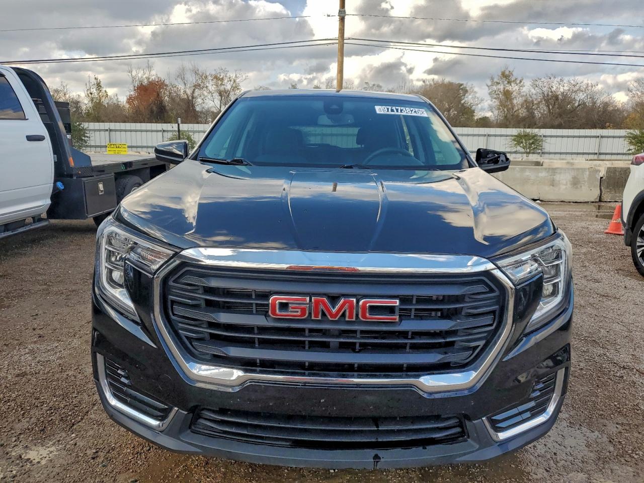 2024 GMC TERRAIN SLE photo 5