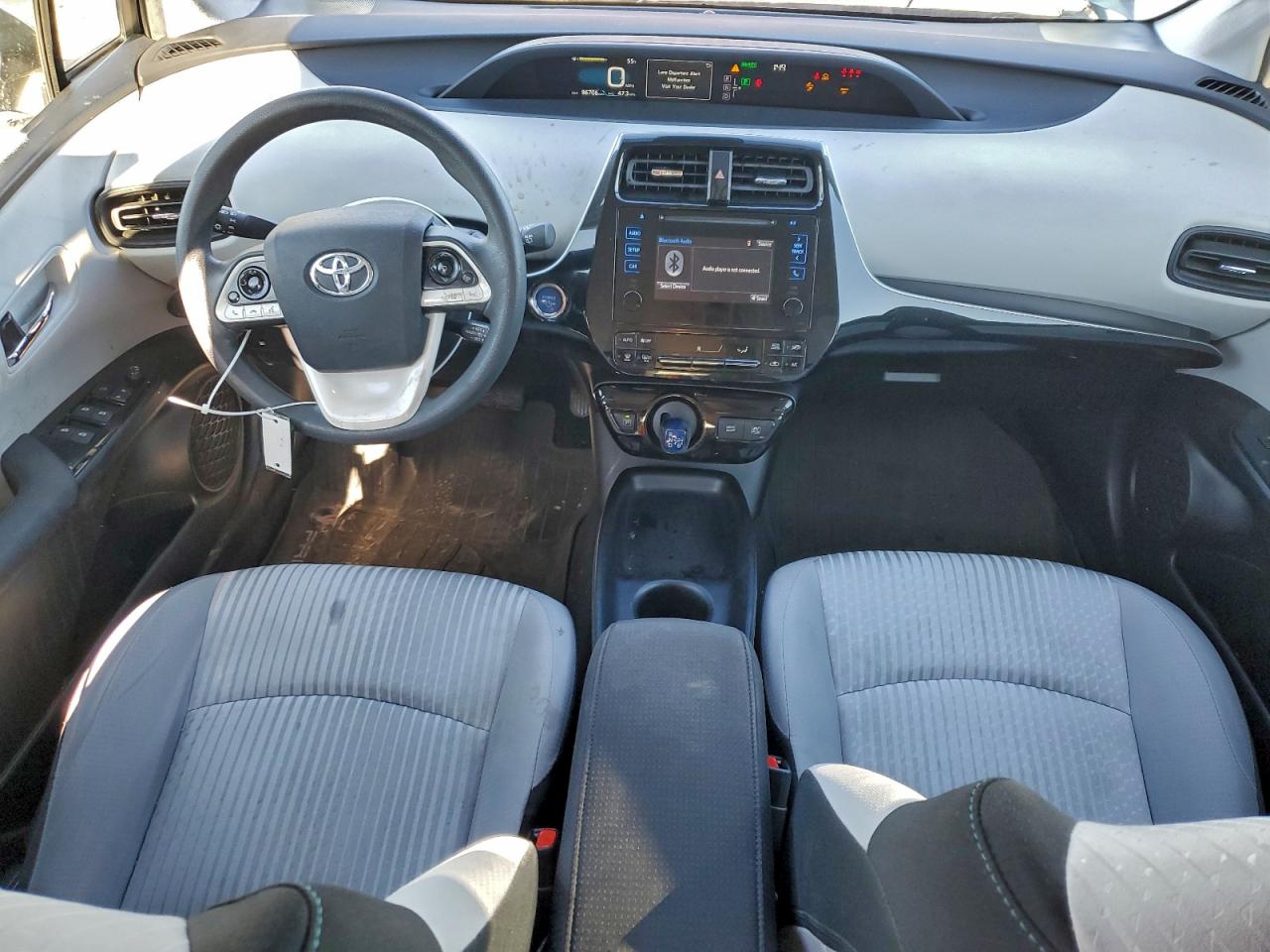 2017 TOYOTA PRIUS photo 8