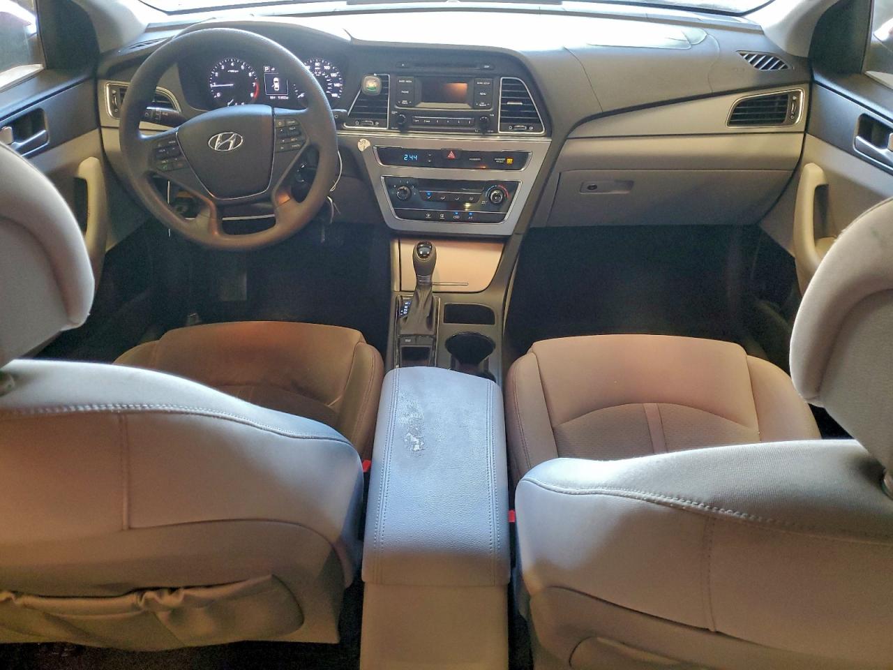 2015 HYUNDAI SONATA SE photo 8
