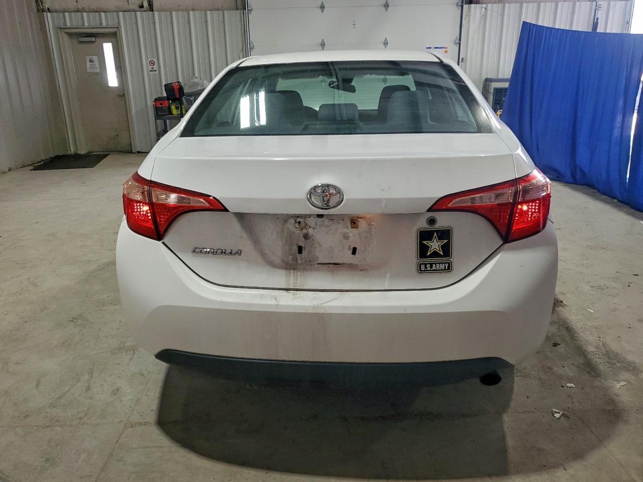 2017 TOYOTA COROLLA L photo 6
