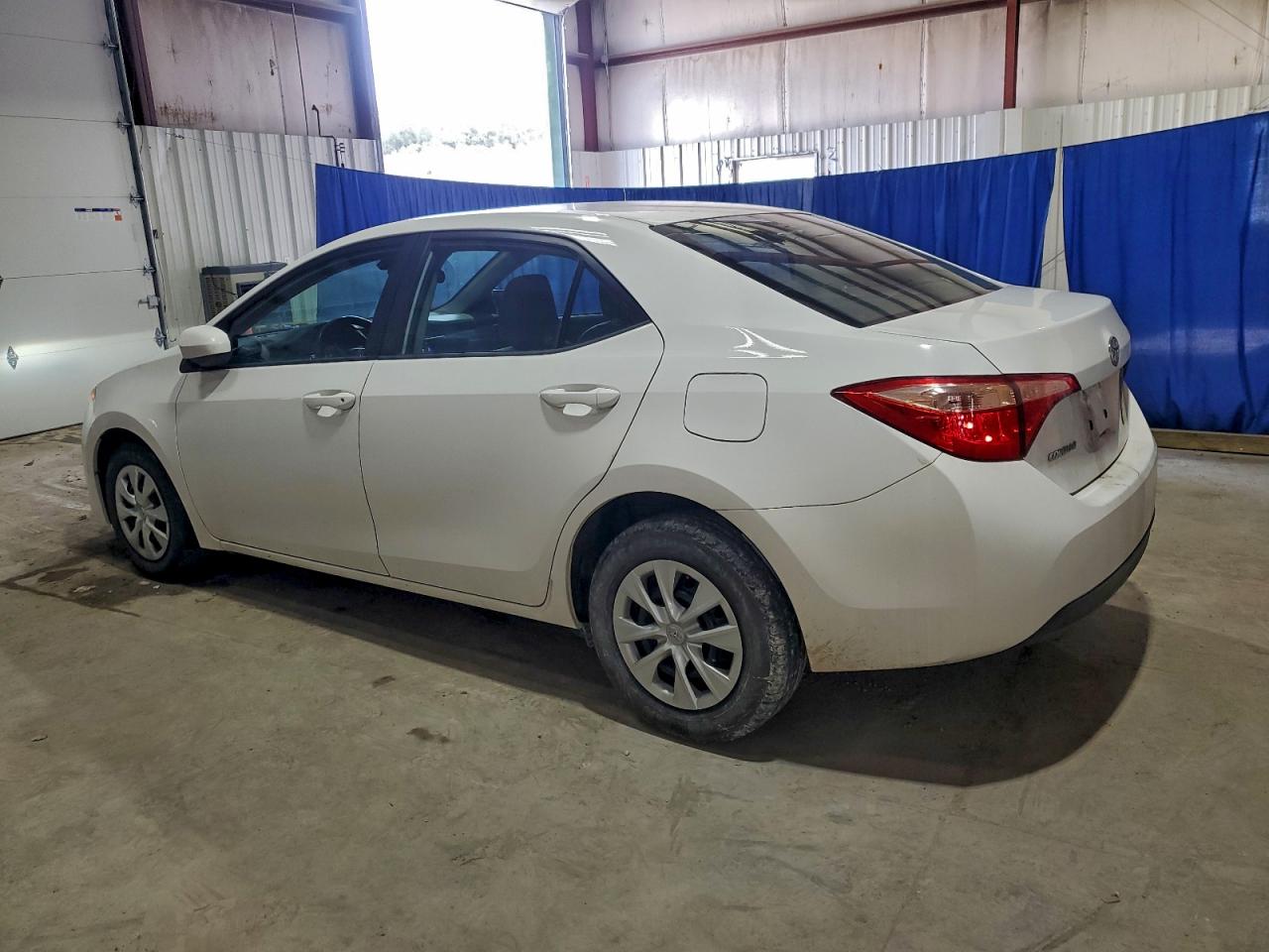 2017 TOYOTA COROLLA L photo 2