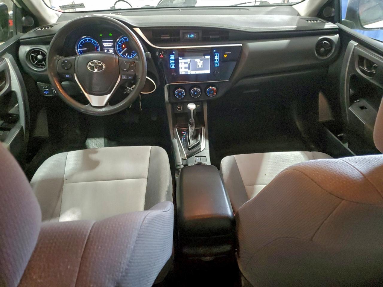 2017 TOYOTA COROLLA L photo 8