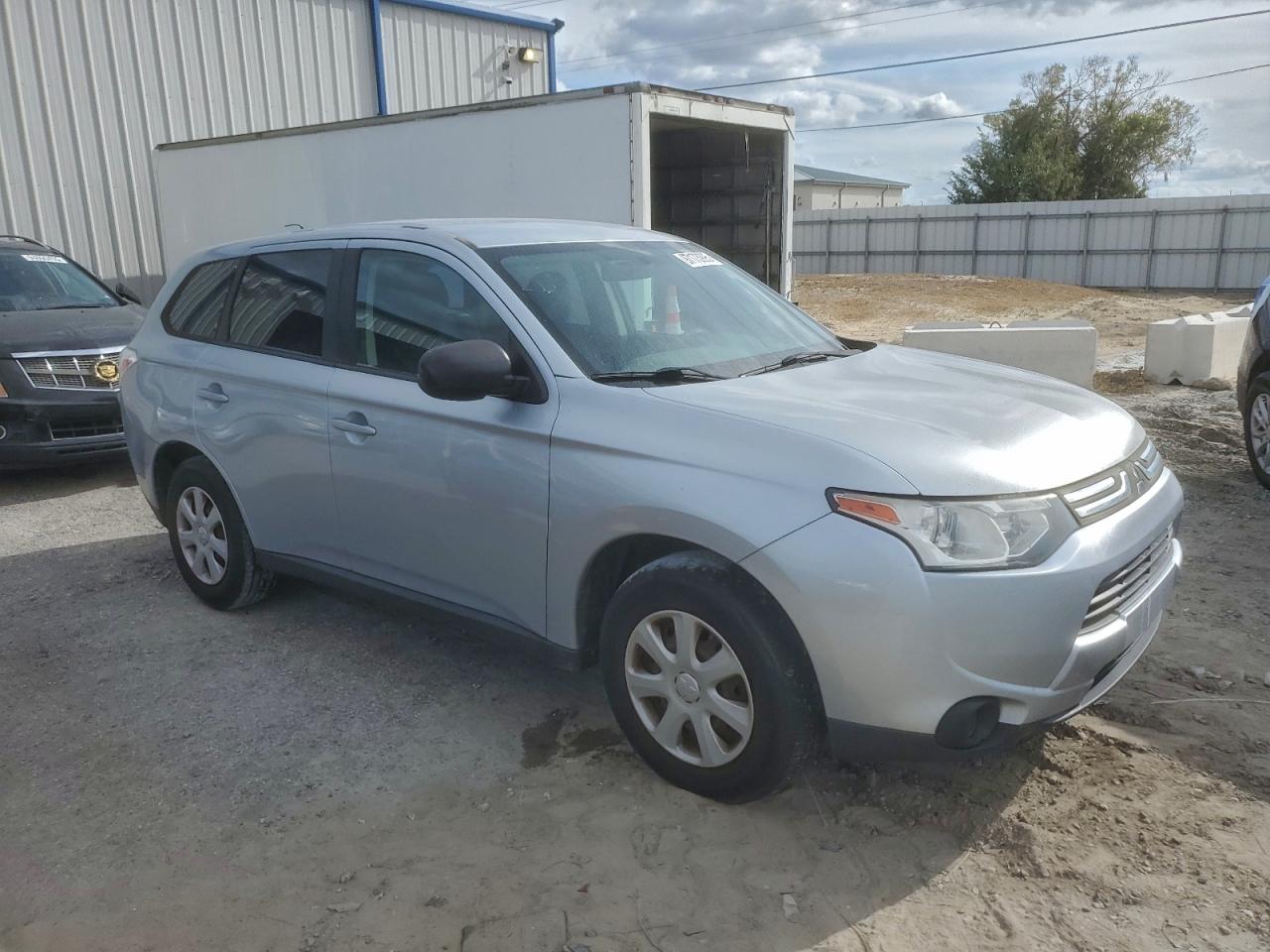 2014 MITSUBISHI OUTLANDER ES photo 4