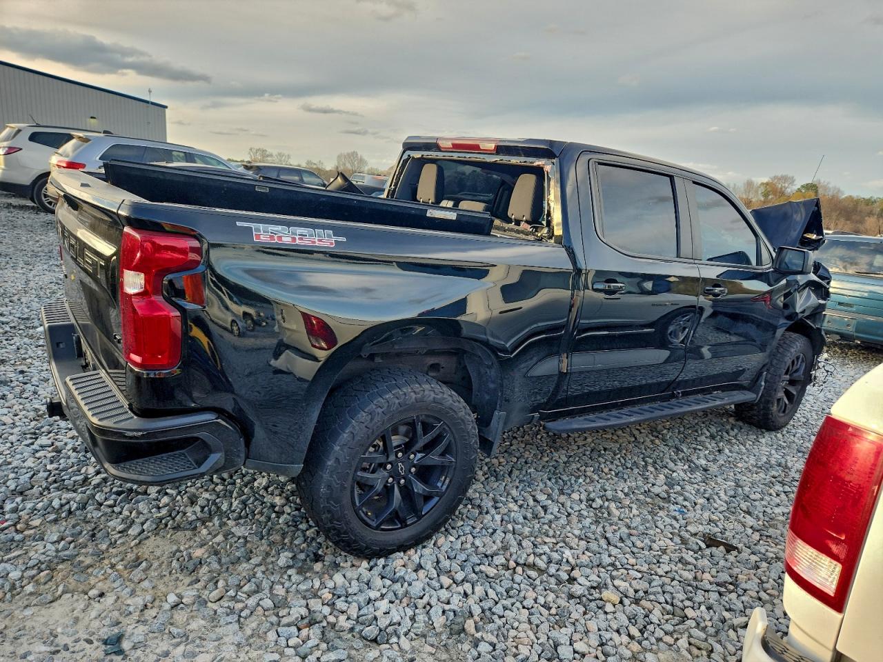 2023 CHEVROLET SILVERADO K1500 LT TRAIL BOSS photo 3