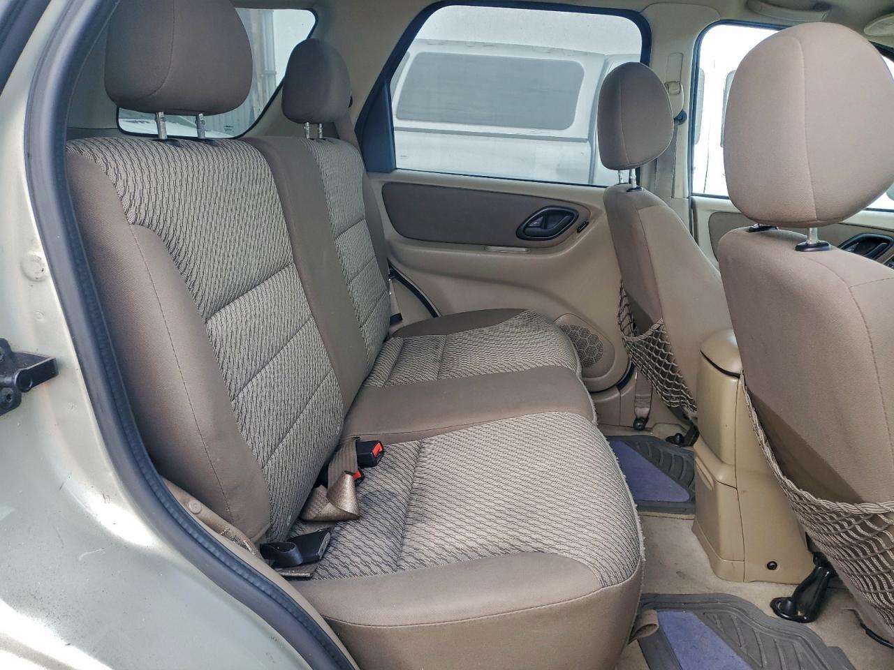 2004 FORD ESCAPE XLT photo 11