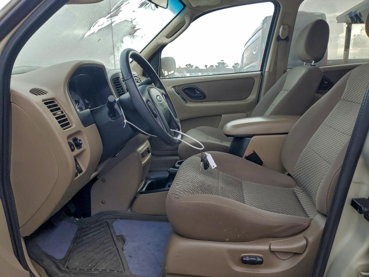 2004 FORD ESCAPE XLT photo 7