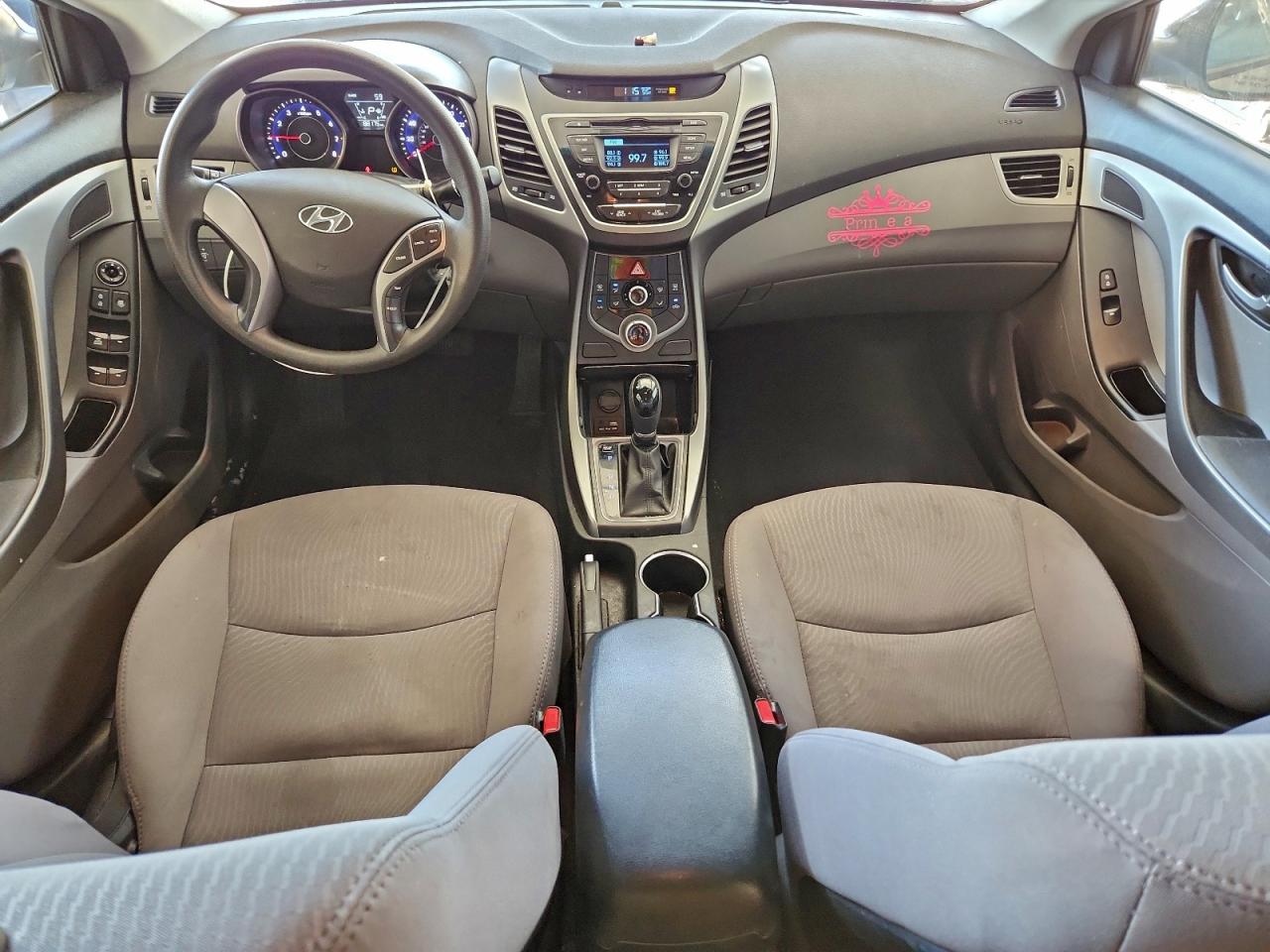2016 HYUNDAI ELANTRA SE photo 8