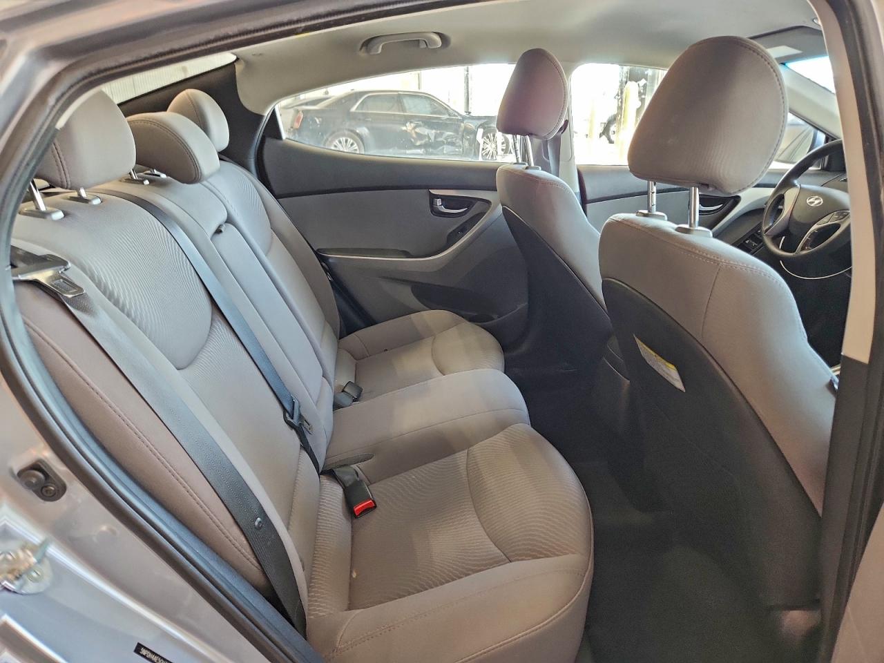 2016 HYUNDAI ELANTRA SE photo 10