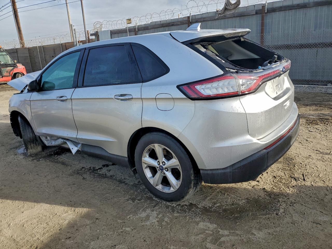 2015 FORD EDGE SE photo 2