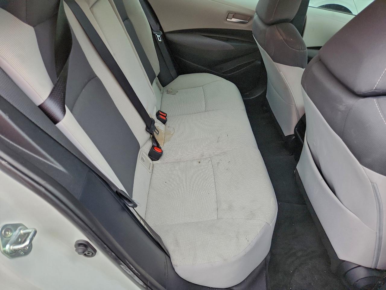 2021 TOYOTA COROLLA LE photo 10